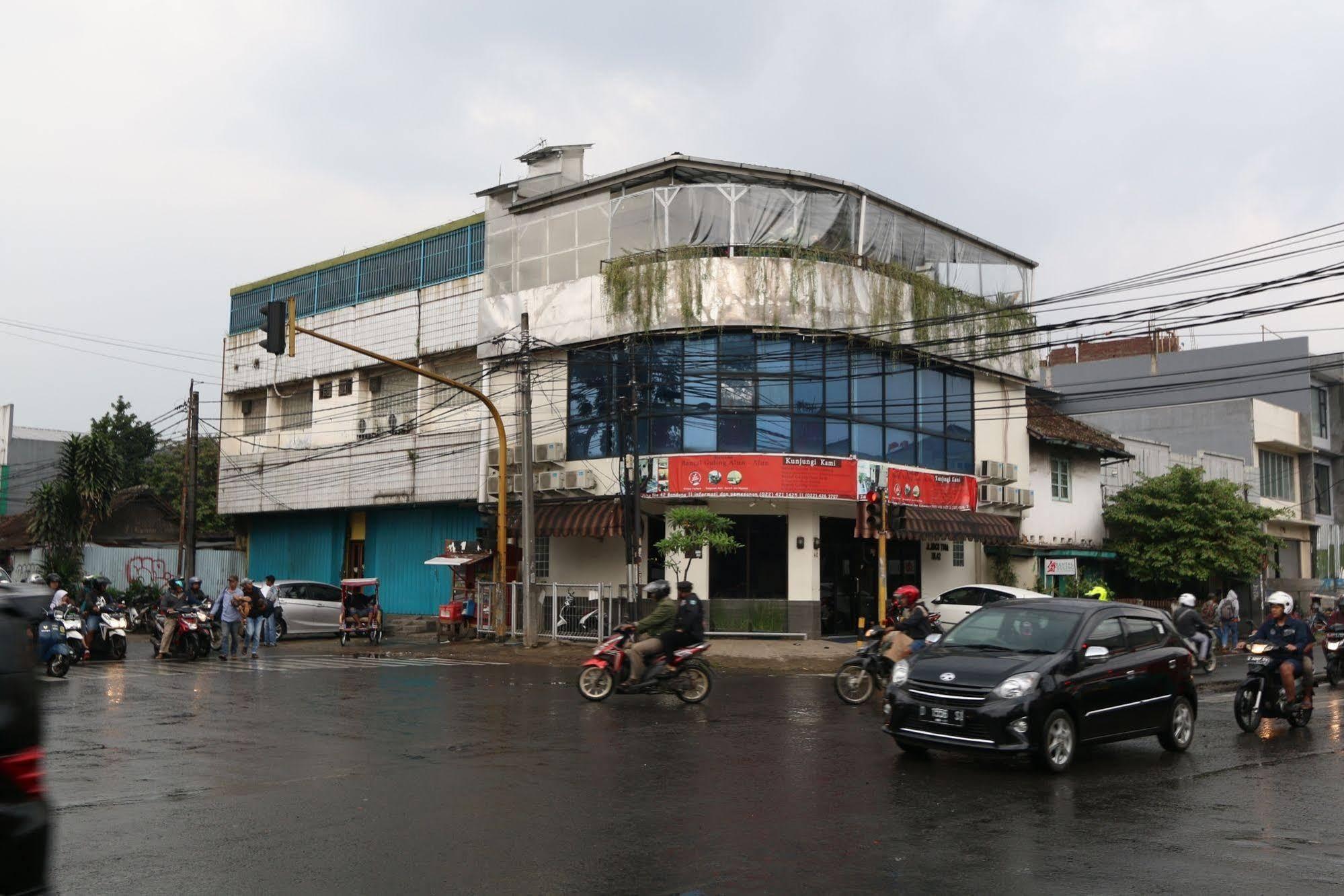 Bantal Guling Alun Alun Bandung Hotel Екстериор снимка