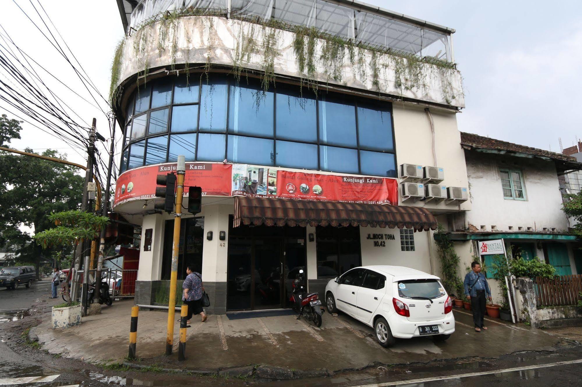 Bantal Guling Alun Alun Bandung Hotel Екстериор снимка