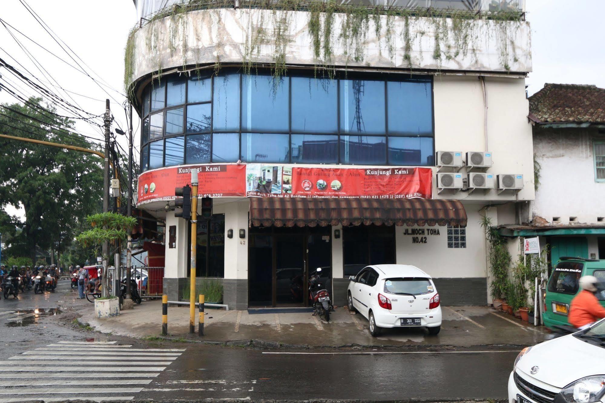 Bantal Guling Alun Alun Bandung Hotel Екстериор снимка