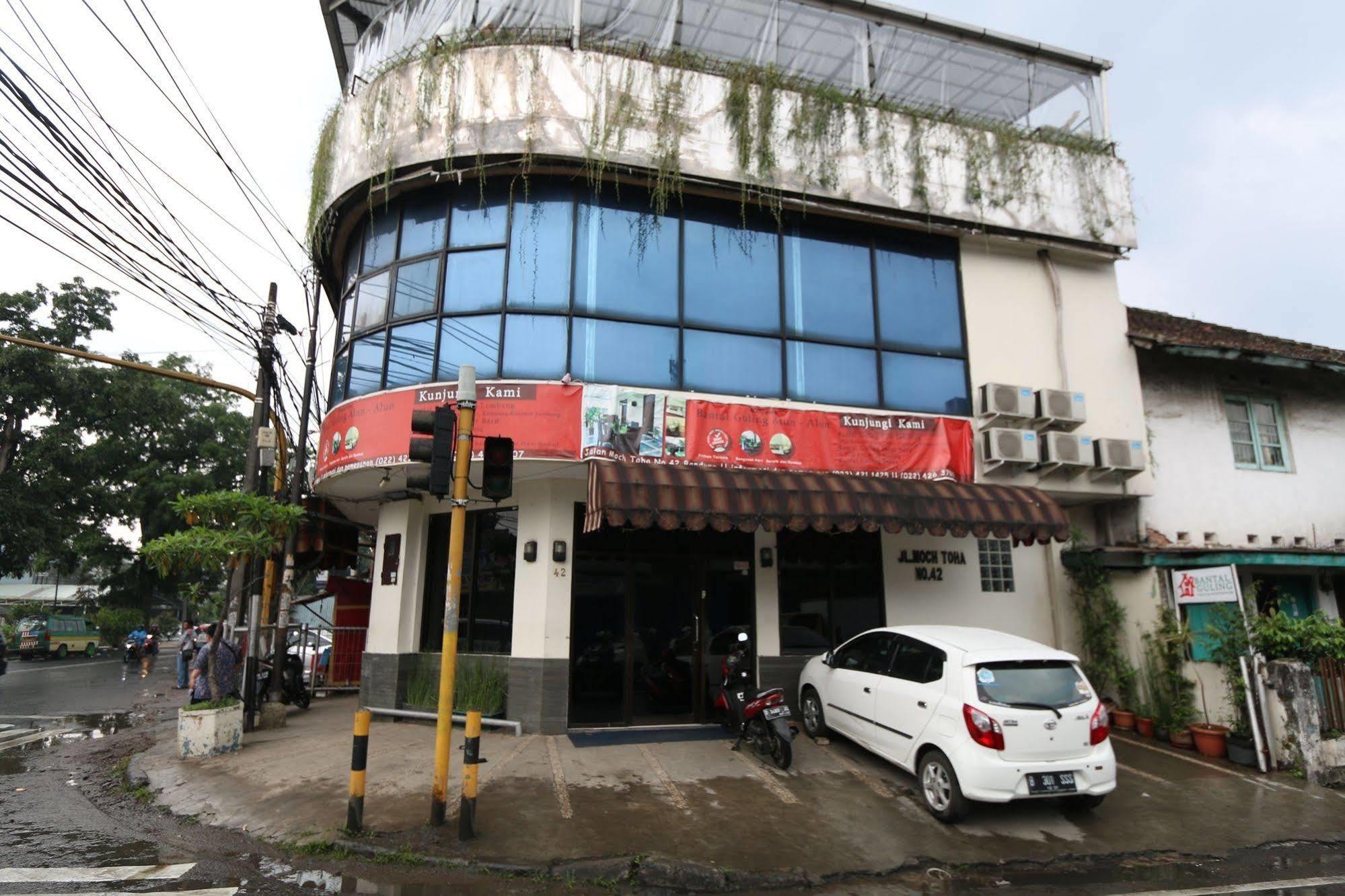 Bantal Guling Alun Alun Bandung Hotel Екстериор снимка
